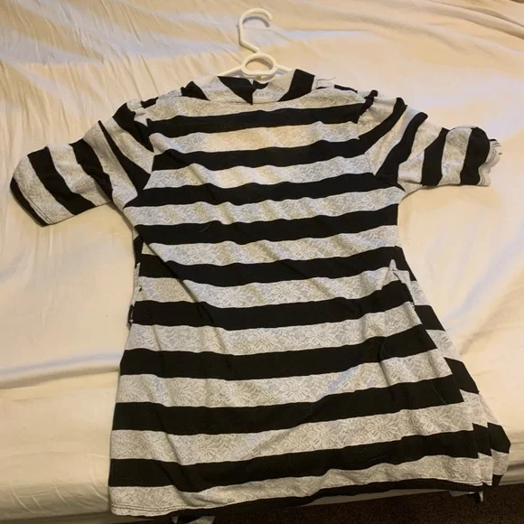 Top - Picture 3 of 4